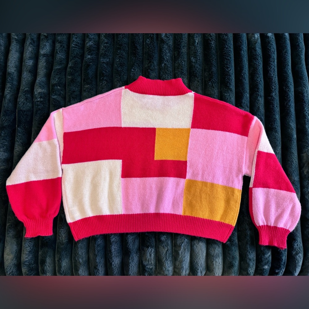 Cropped Color Block Mod Sweater - Picture 6 of 7